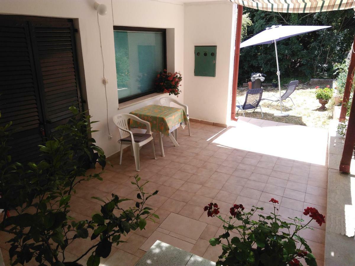 Ina Apartment Funtana Exterior photo